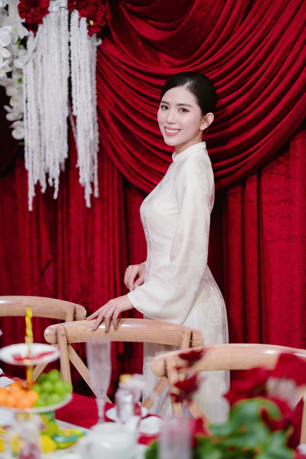 Kem & Đỏ Vu Quy – Vẻ Đẹp Sang Trọng Ngày Nhà Gái