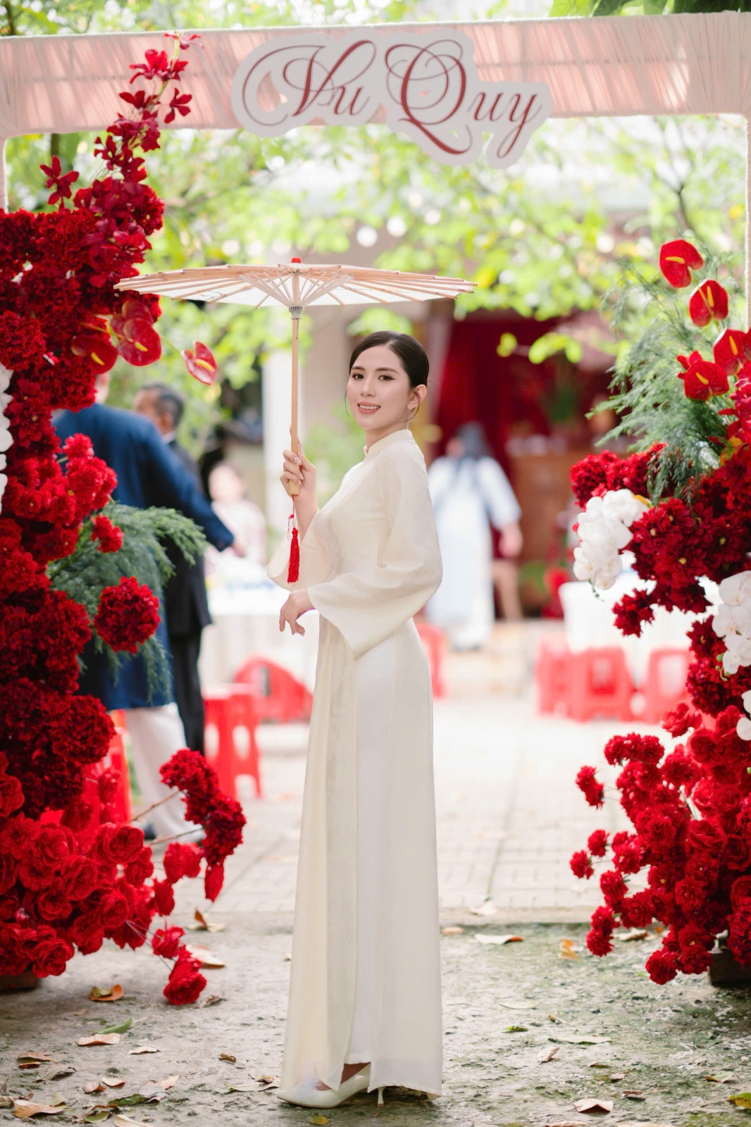 Trang Điểm Beauty cho Cô Dâu Ngoài Trời – Nhẹ Nền, Giữ Màu Bền