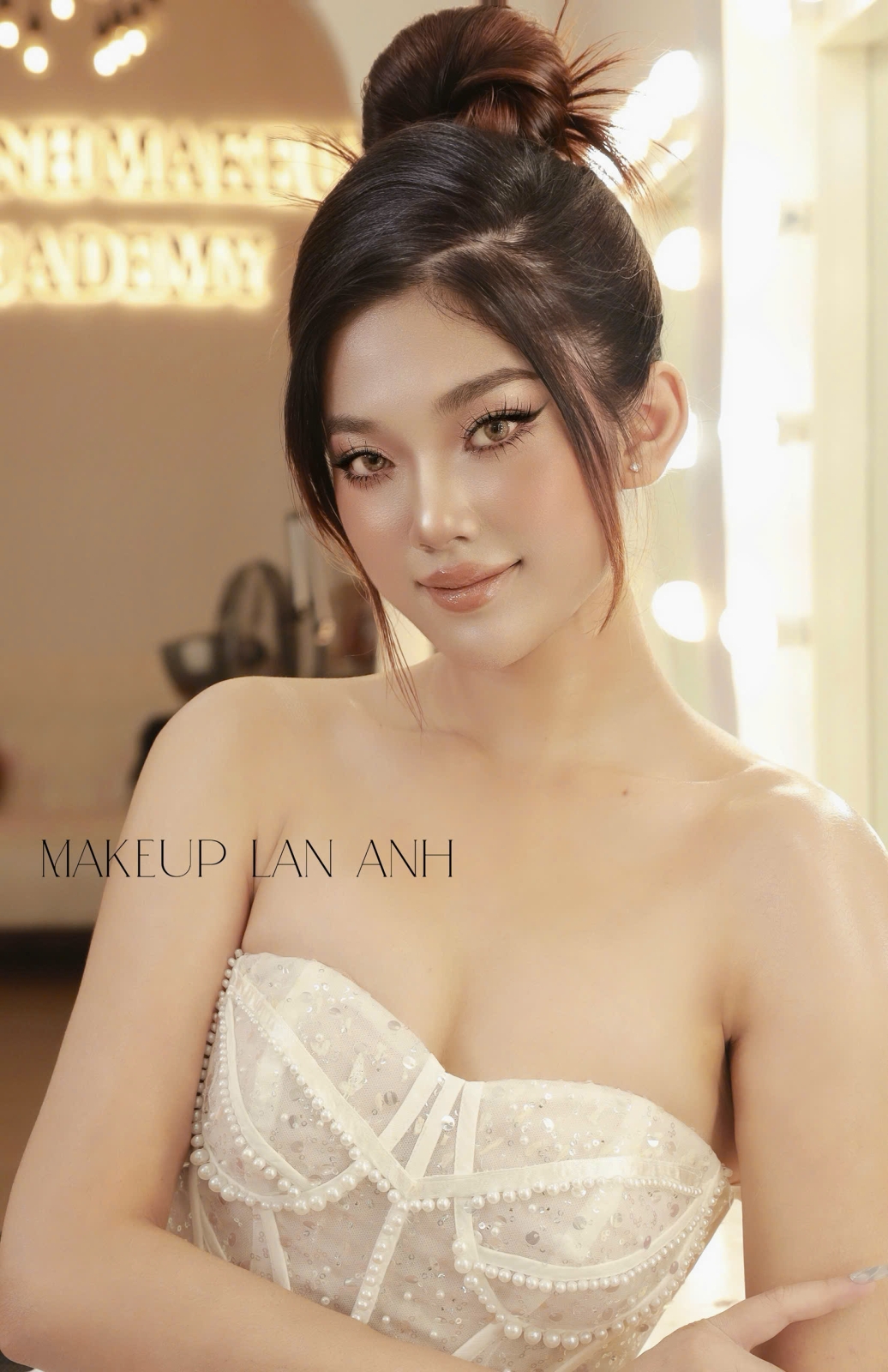 Night Queen – Nữ Hoàng Đêm Tiệc