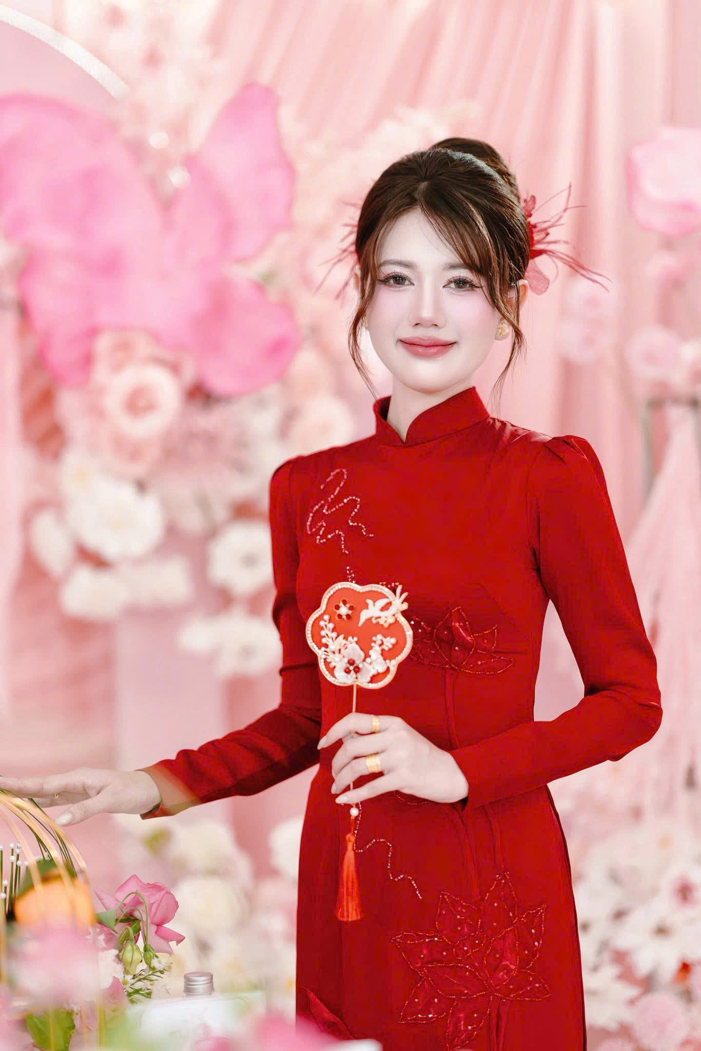 Trang Điểm Cô Dâu Thanh Lịch – Sang Trọng & Tinh Tế